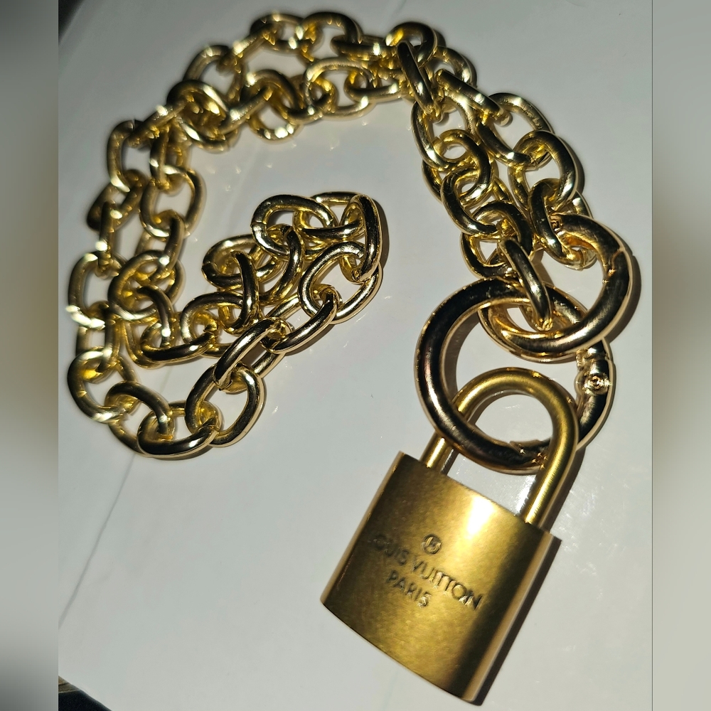 Louis Vuitton Lock 🔒 Necklace - Picture 5 of 9